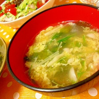 ゆで鶏のスープで　ブナピーと水菜のかき玉汁